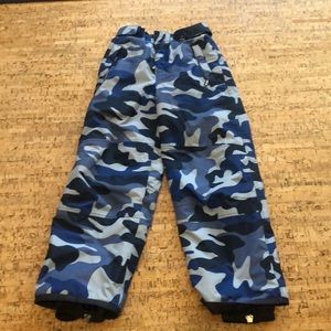 Mini Boden Boys (size 9/10) winter ski/snowboard camo pants